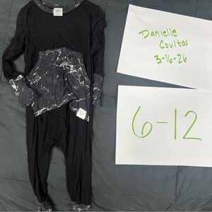 Black & Gray Marble Accent One-Piece Pajama